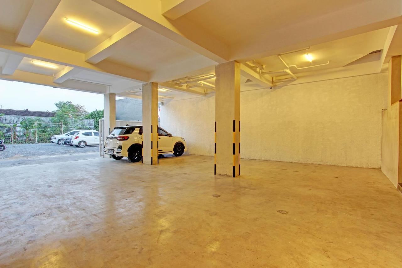 Super Oyo Capital O 92987 Keenan Living Perumnas Maguwo Buitenkant foto